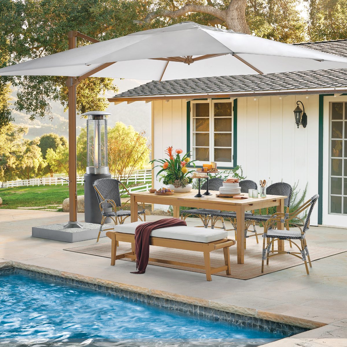 Altura Cantilever Umbrella with Base - Image 5