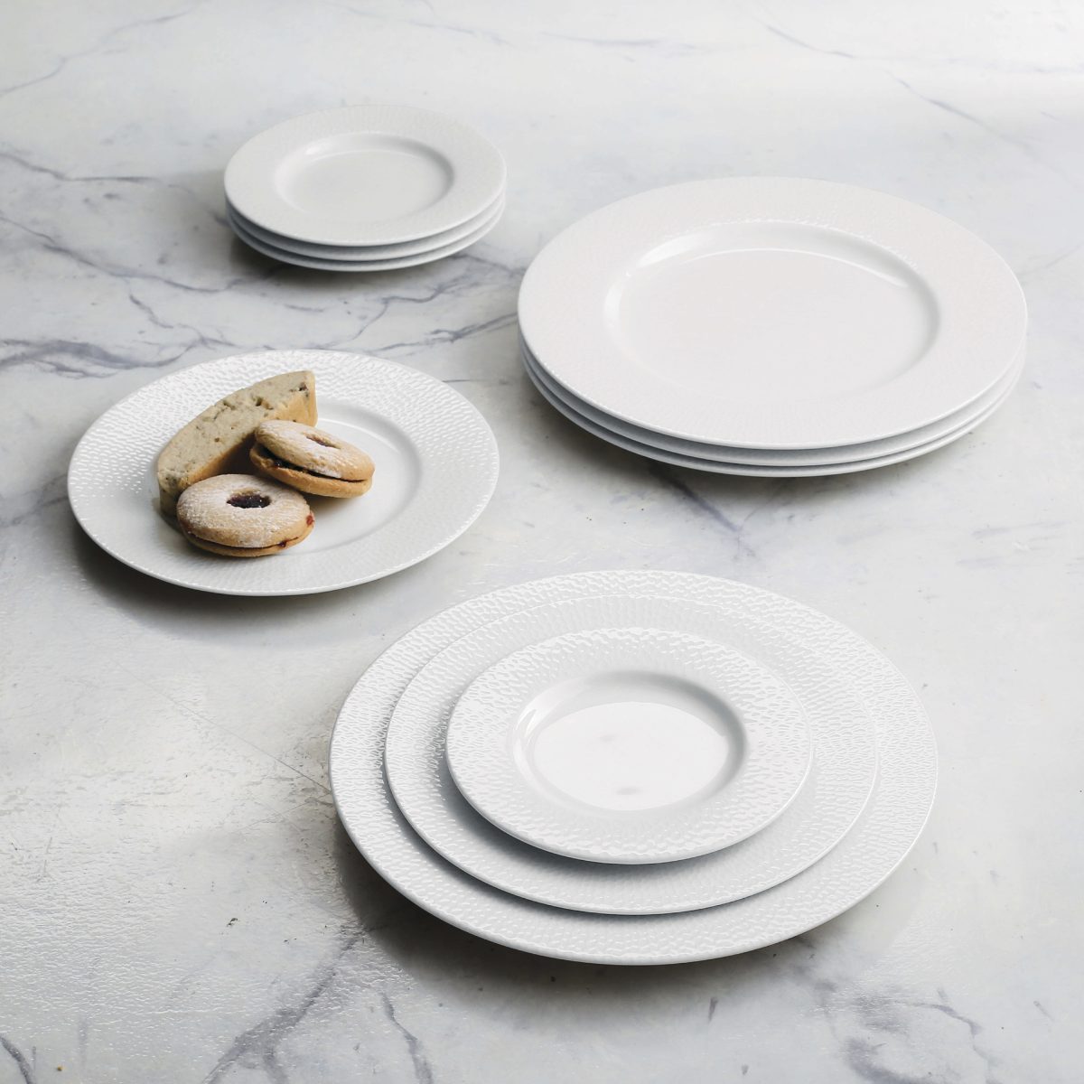 Amanda Dinnerware Collection