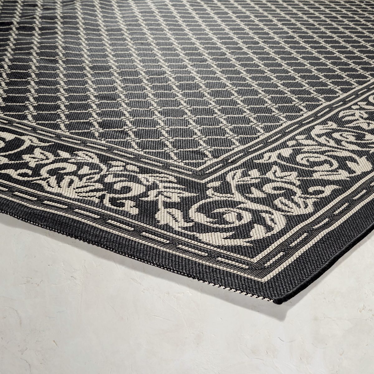 Ashlyn Indoor/Outdoor Rug - Image 3