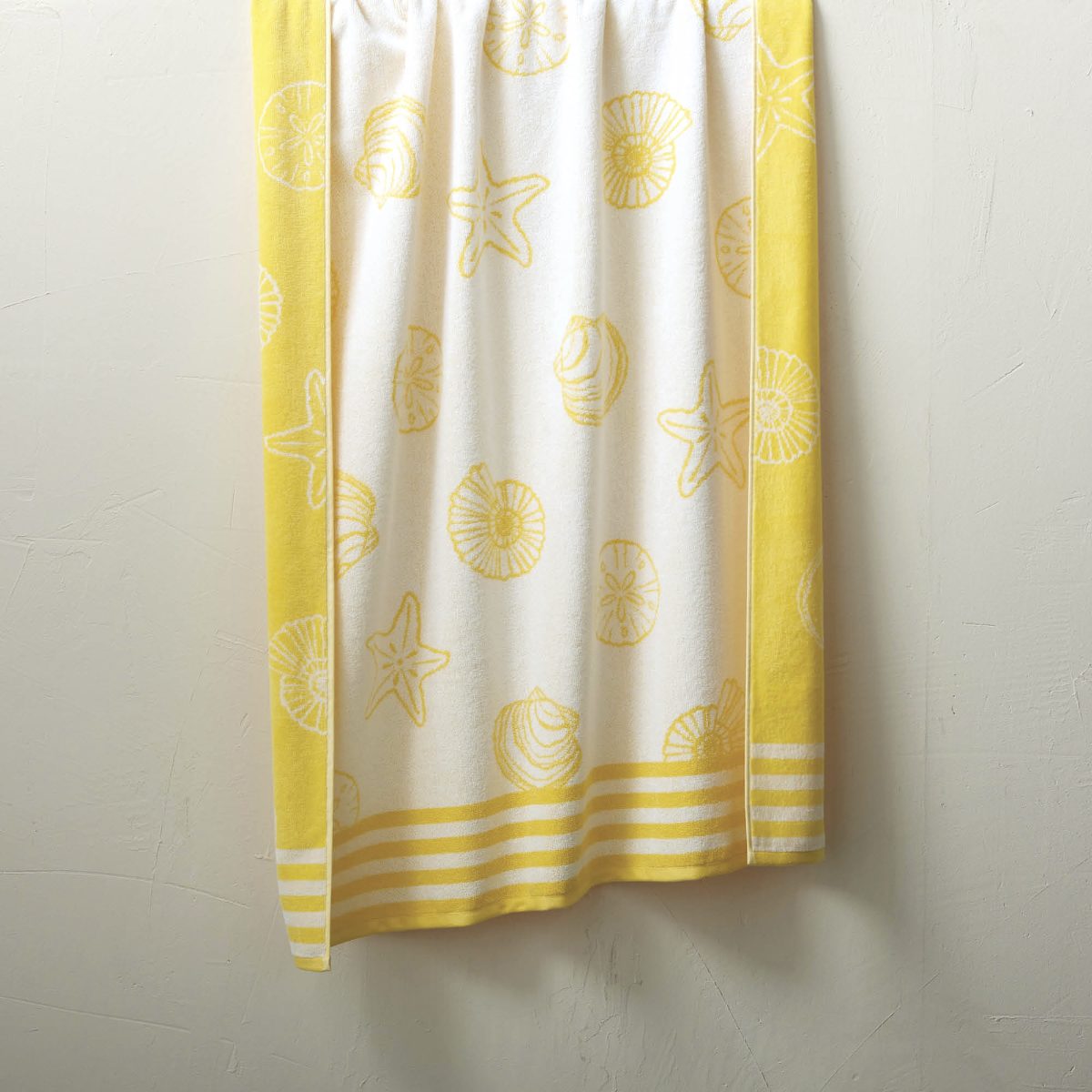 Alternative view of Siesta Seashell Beach Towel