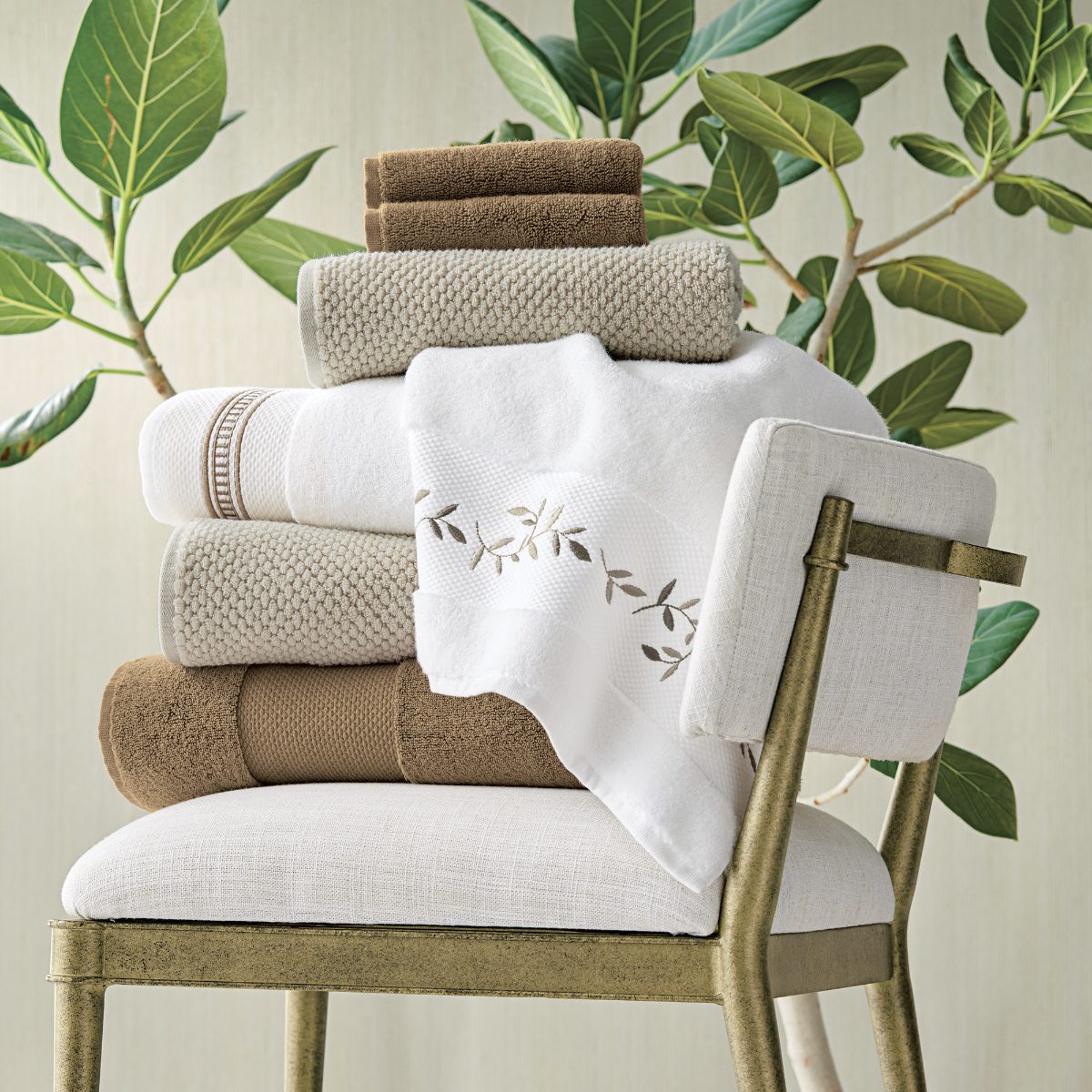 Alternative view of Serene Textured Bath Towels