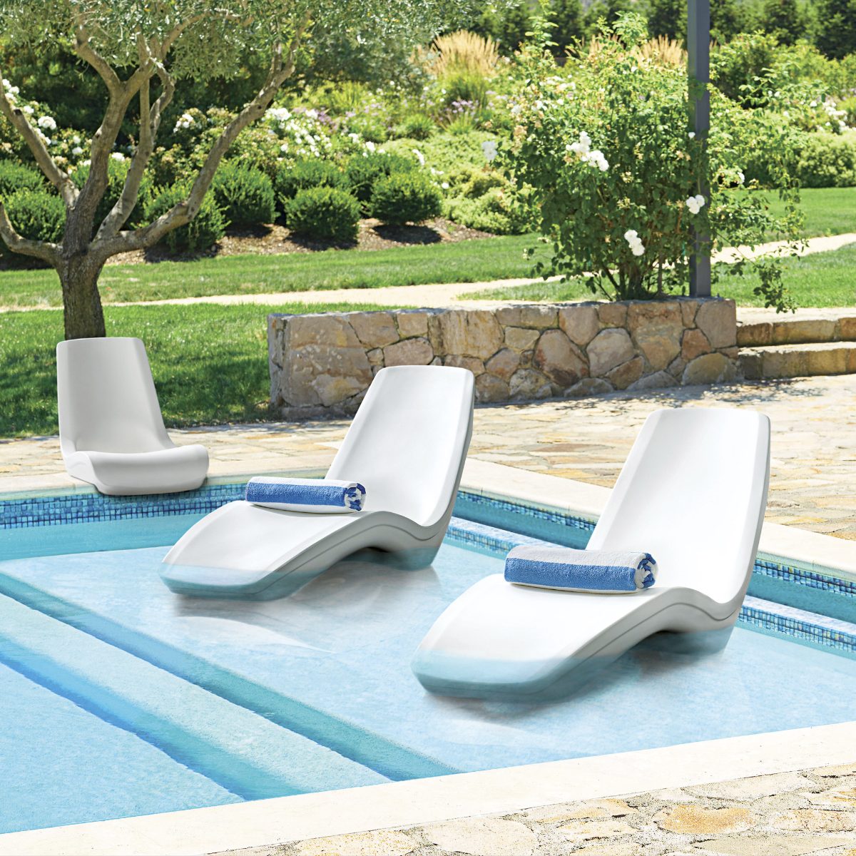 Alternative view of Bali Water Chaise Lounge, Set of Two
