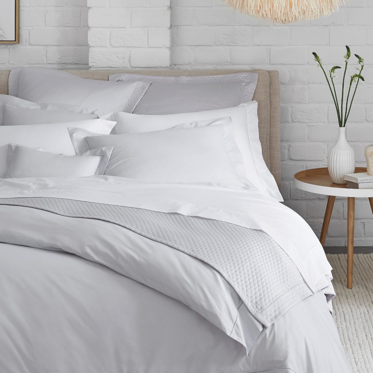 Alternative view of SFERRA Celeste Percale Sheets
