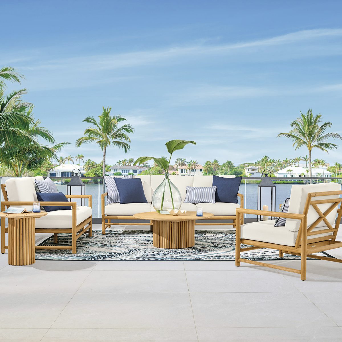 Alternative view of Ferrara Loveseat with Cushions In Natural Teak