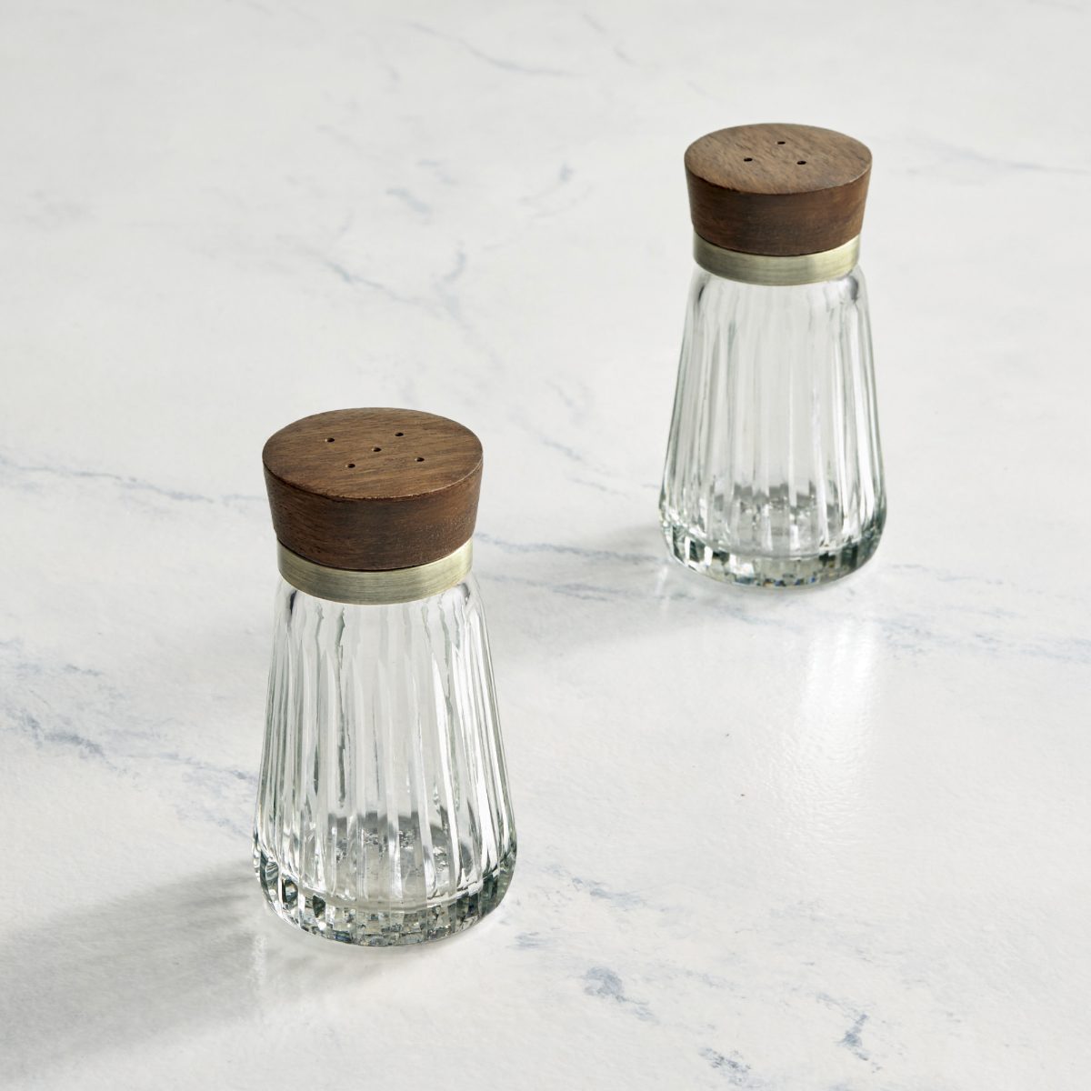 Chef Symon Salt & Pepper Shaker Set - Image 2