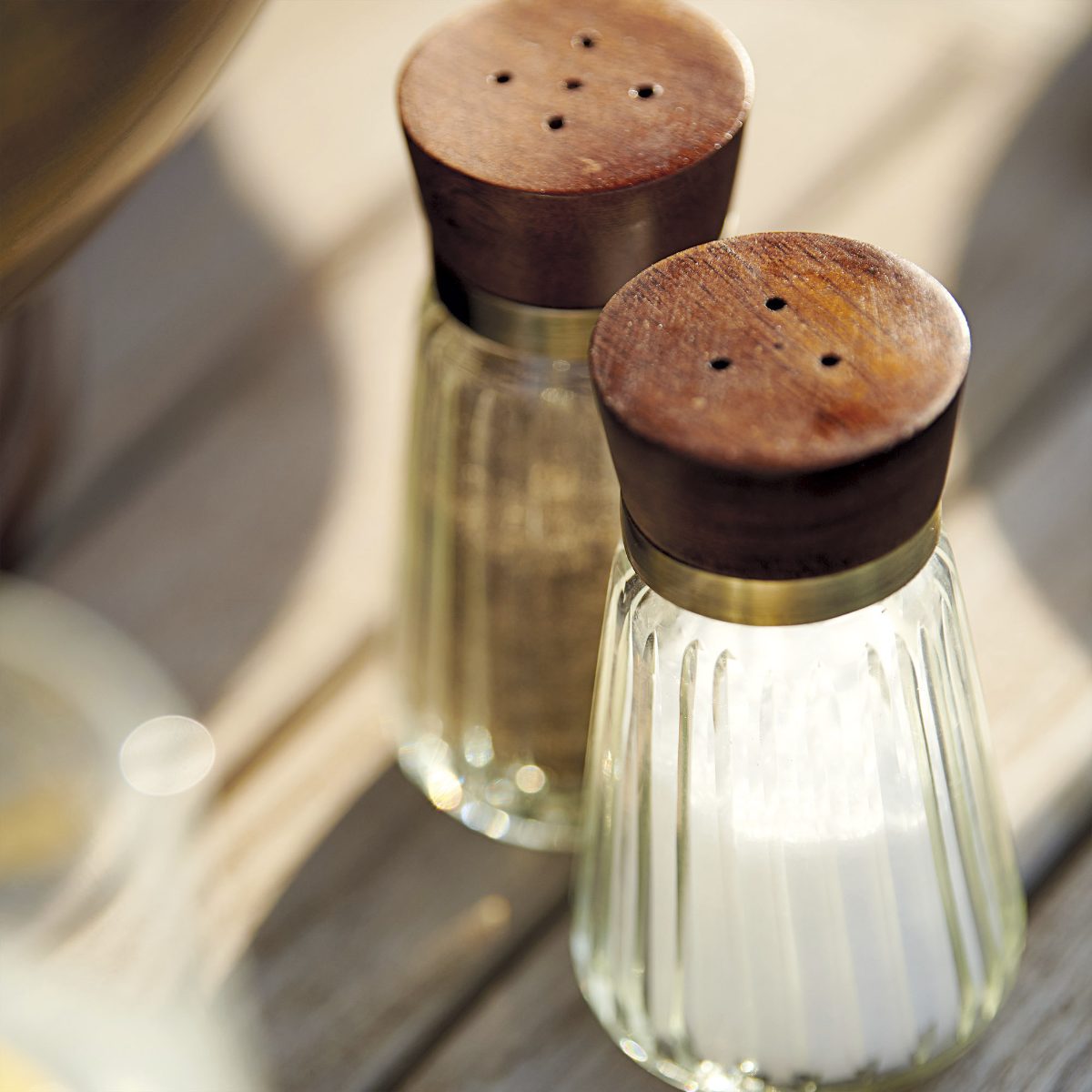 Chef Symon Salt & Pepper Shaker Set - Image 6