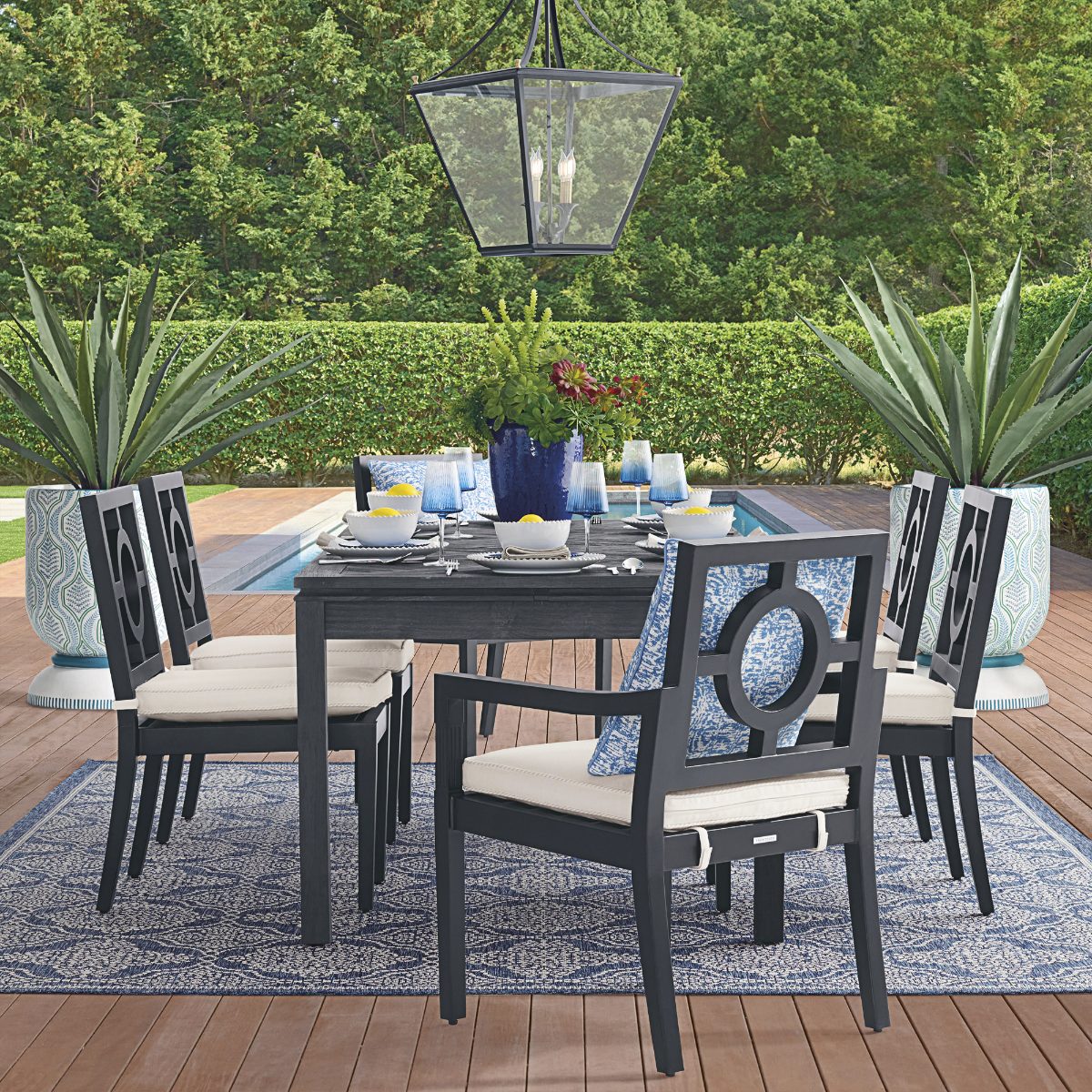 Classic Aluminum Expandable Dining Table in Jet Black - Image 3