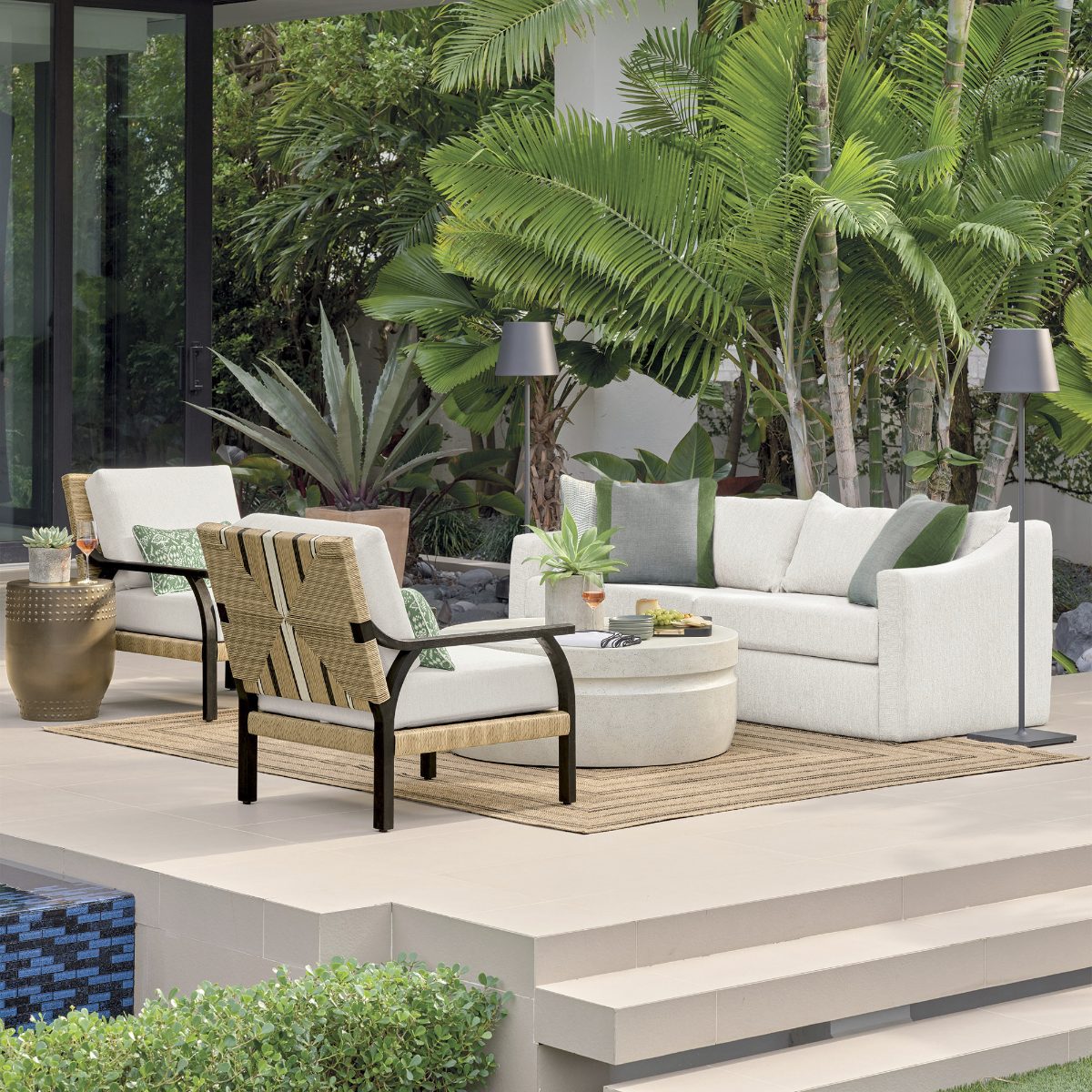 Spencer Indoor/Outdoor Cordless Rechargeable LED Floor Lamp - Image 3