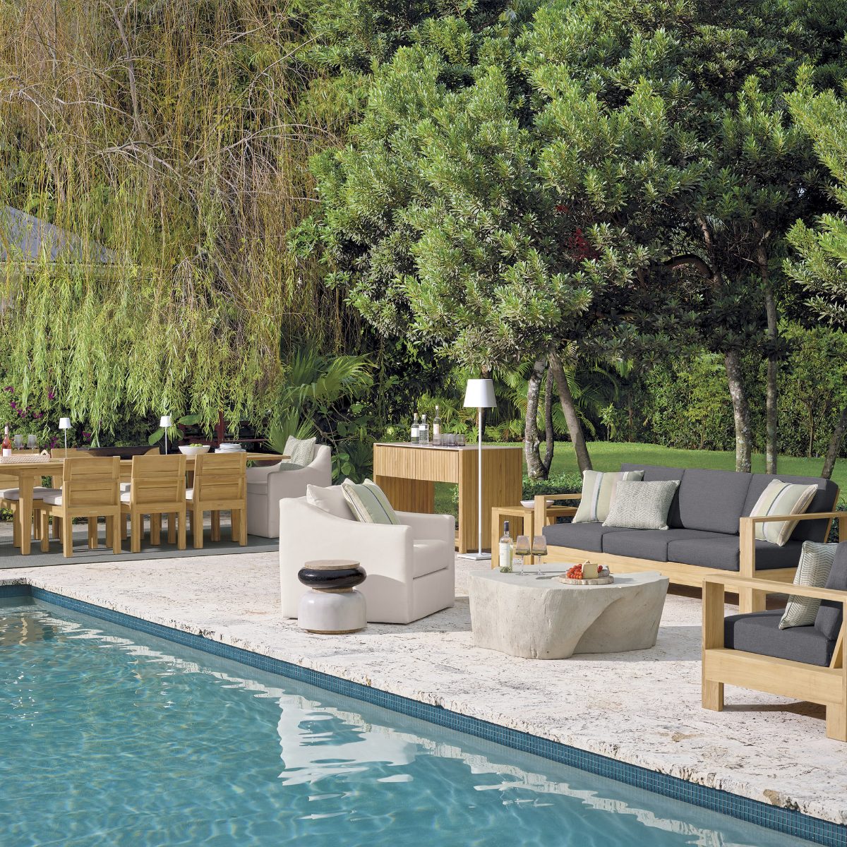 Spencer Indoor/Outdoor Cordless Rechargeable LED Floor Lamp - Image 4